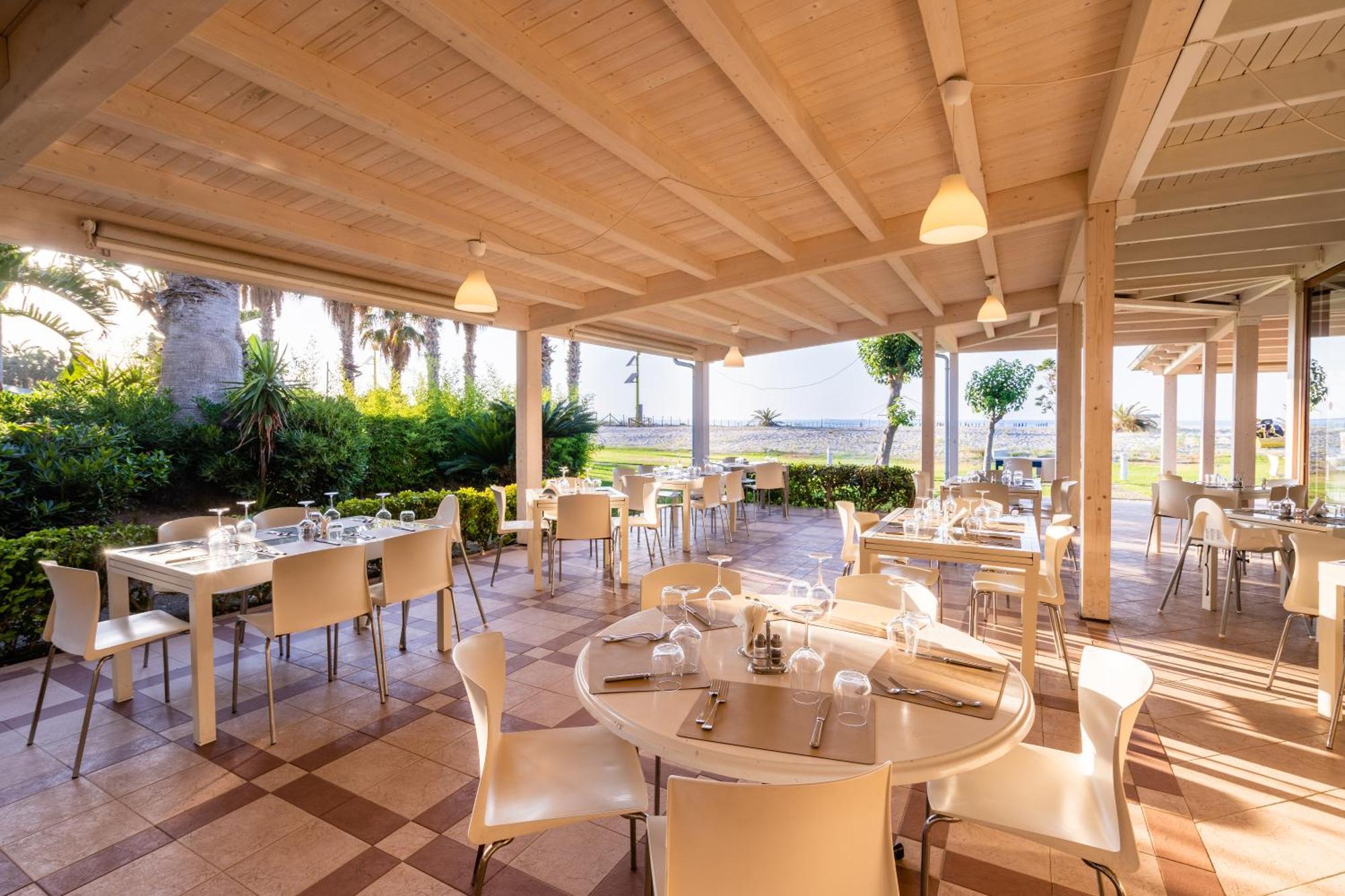 Le Dune Beach Club Messina Exterior photo