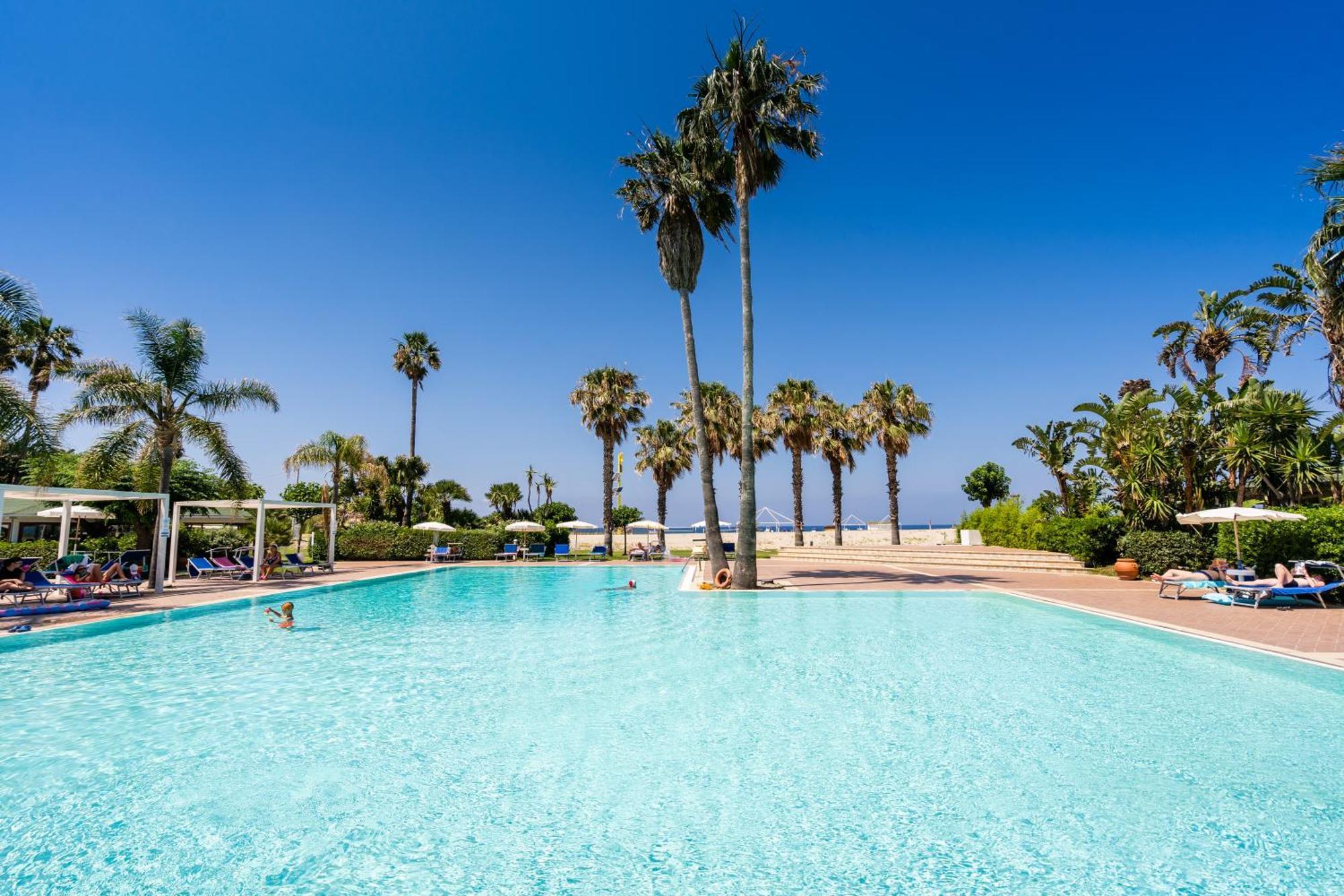 Le Dune Beach Club Messina Exterior photo
